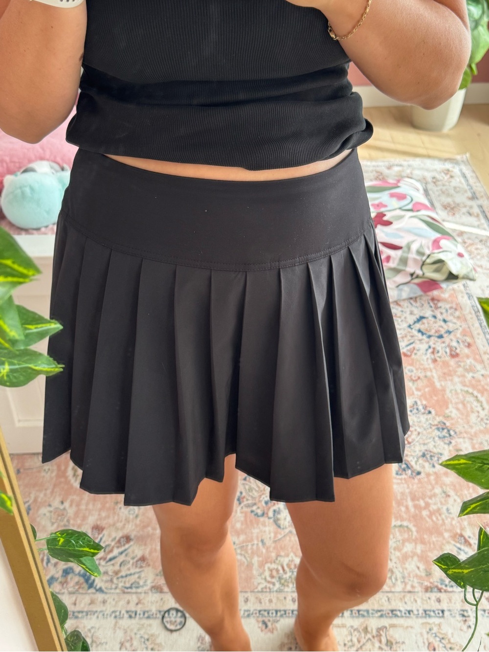 H&M Black Pleated Mini Skirt
